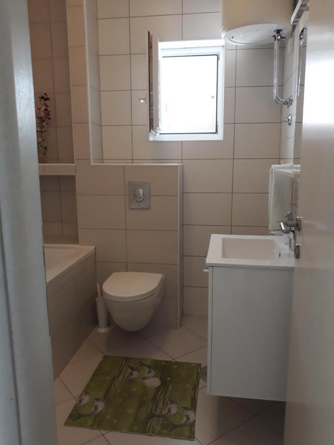 Apartment With Free And Private Parking マカルスカ エクステリア 写真