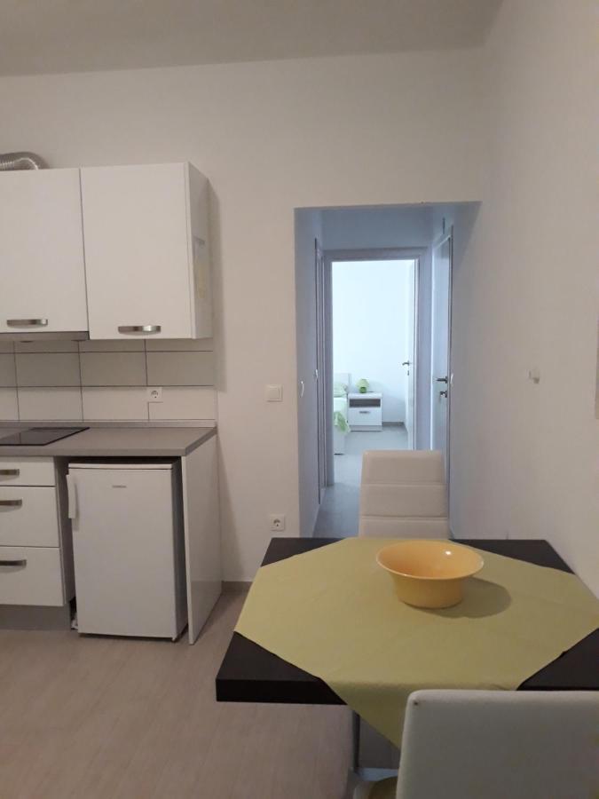 Apartment With Free And Private Parking マカルスカ エクステリア 写真
