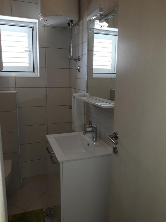 Apartment With Free And Private Parking マカルスカ エクステリア 写真