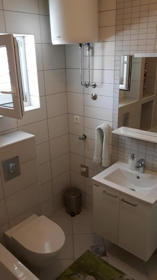 Apartment With Free And Private Parking マカルスカ エクステリア 写真